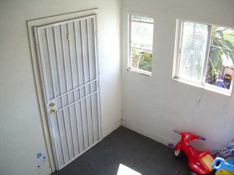 frontdoordouglasDSCN0145.jpg